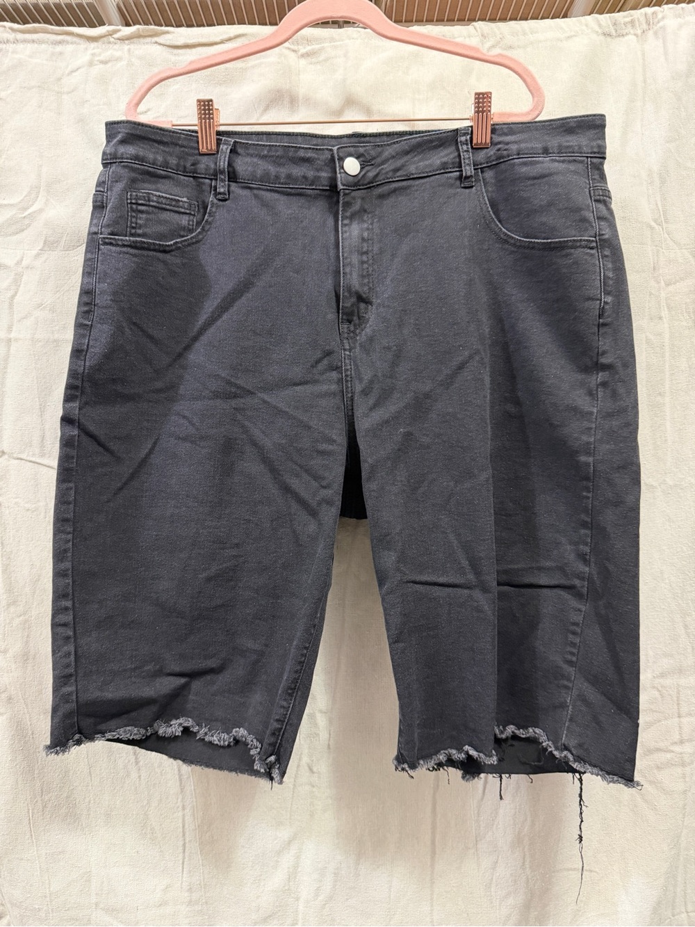 SHEIN Black Women's  Frayed Hem Denim Cutoff Shorts